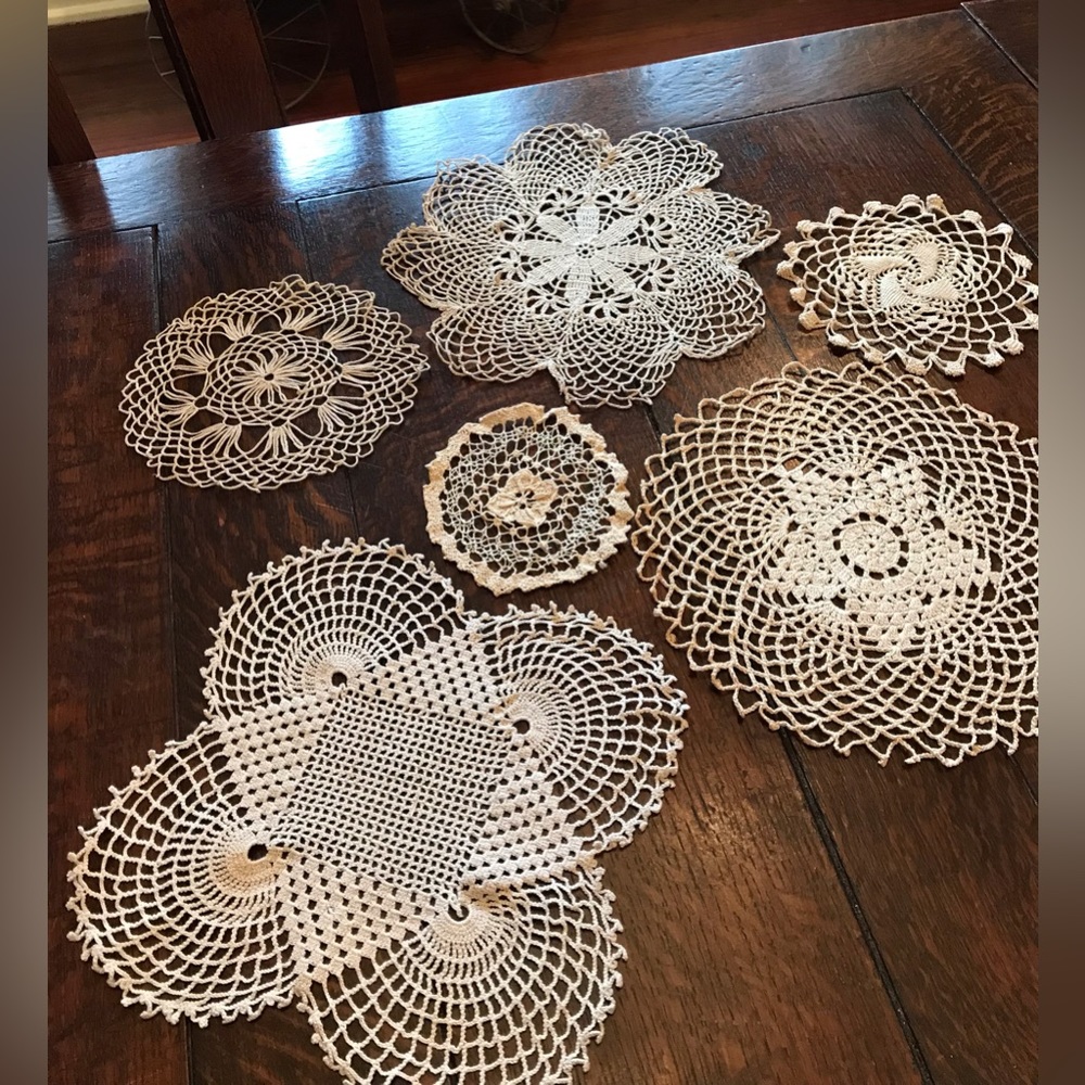 6 assorted vintage crochet rounds